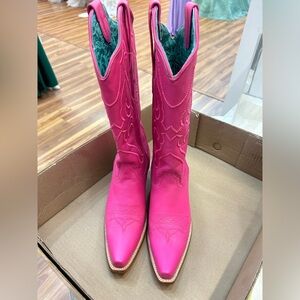 Corral handcrafted fuchsia embroidery boots
